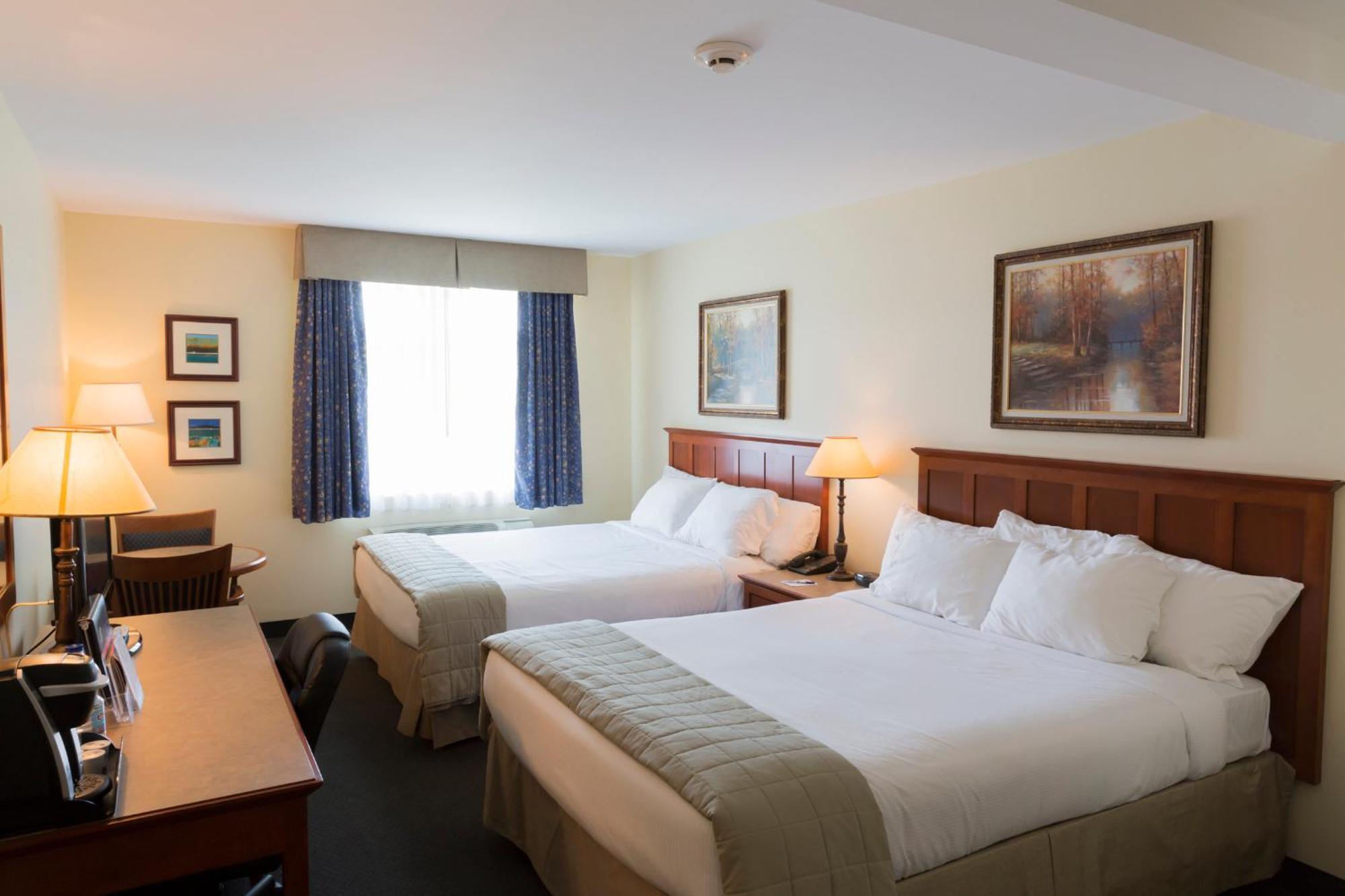 Hotel St-Bernard Saint-Bernard-de-Lacolle エクステリア 写真